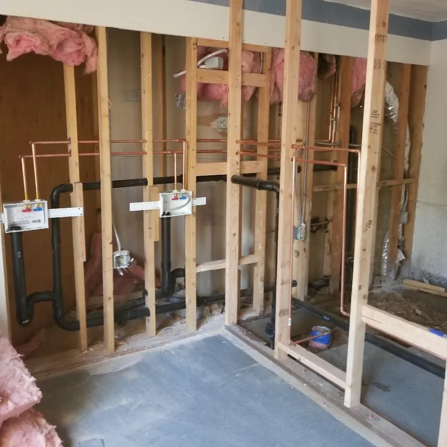 Copper pipe rough-in and plumbing installation in Des Peres